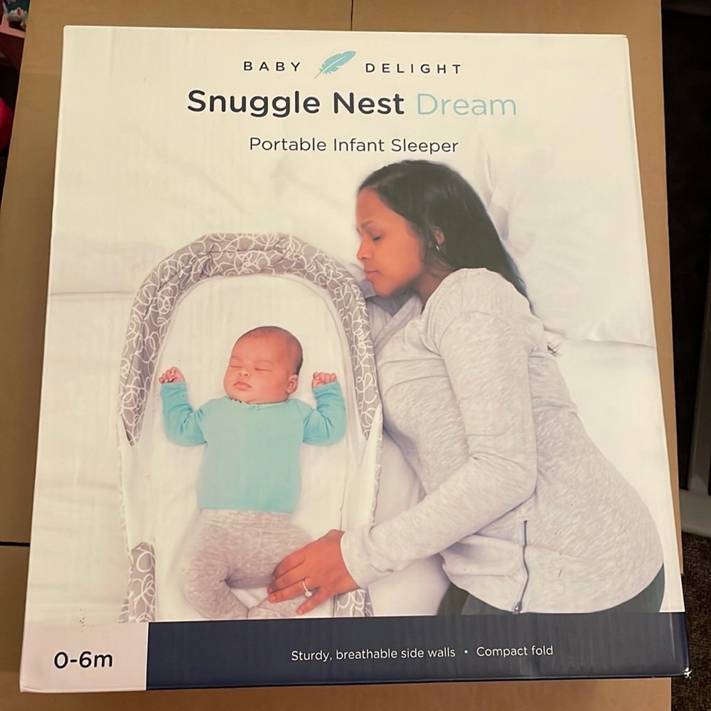 Travel baby sleeper
